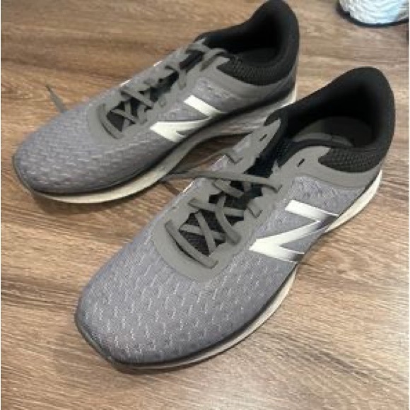 Brand new New Balance men’s tennis shoes - Picture 4 of 5